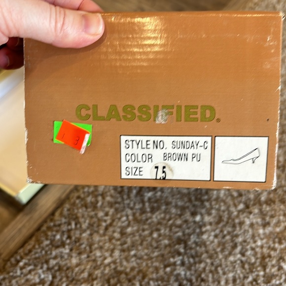 Classified Kitten Heel - Picture 5 of 5